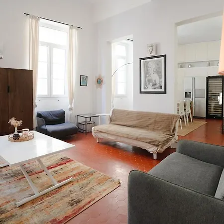 Elegance And Calm In Aix Center Apartment